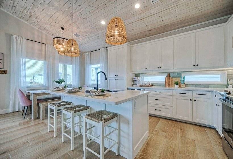 Private Pool, Firepit, Balcony, Patio Boat Parking Mint To Be By Avantstay