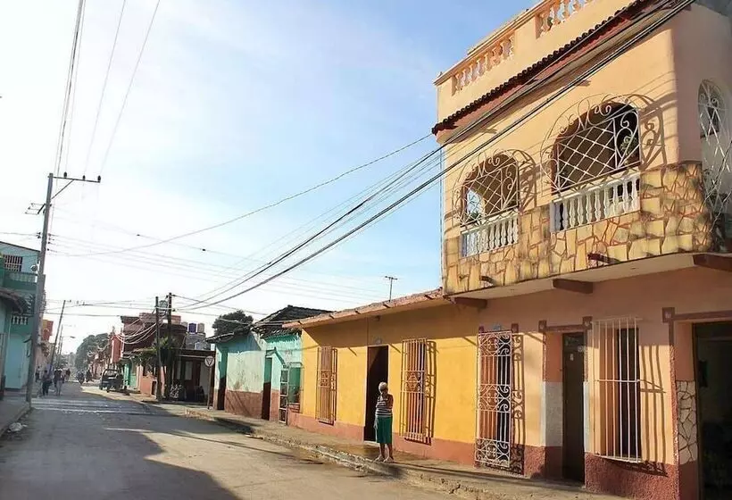 پانسیون Hostal Cervera Trinidad