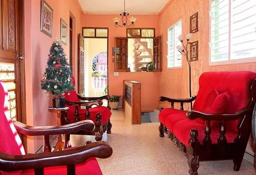پانسیون Hostal Cervera Trinidad