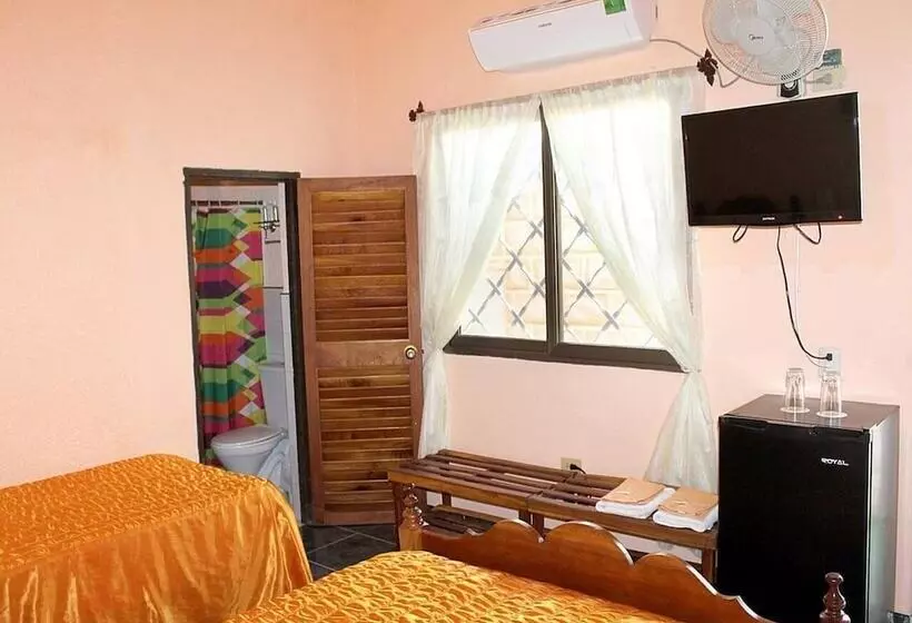 پانسیون Hostal Cervera Trinidad