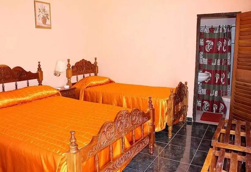 پانسیون Hostal Cervera Trinidad