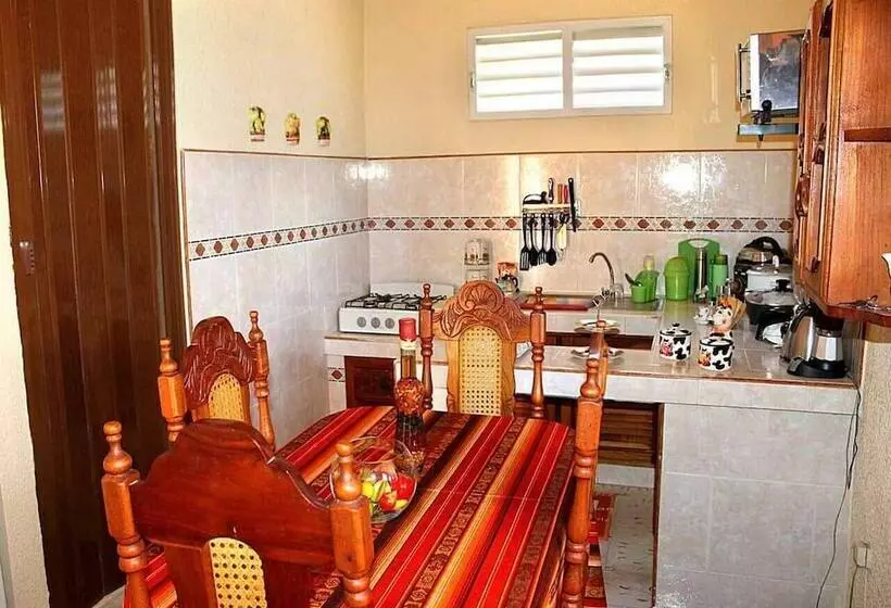 پانسیون Hostal Cervera Trinidad
