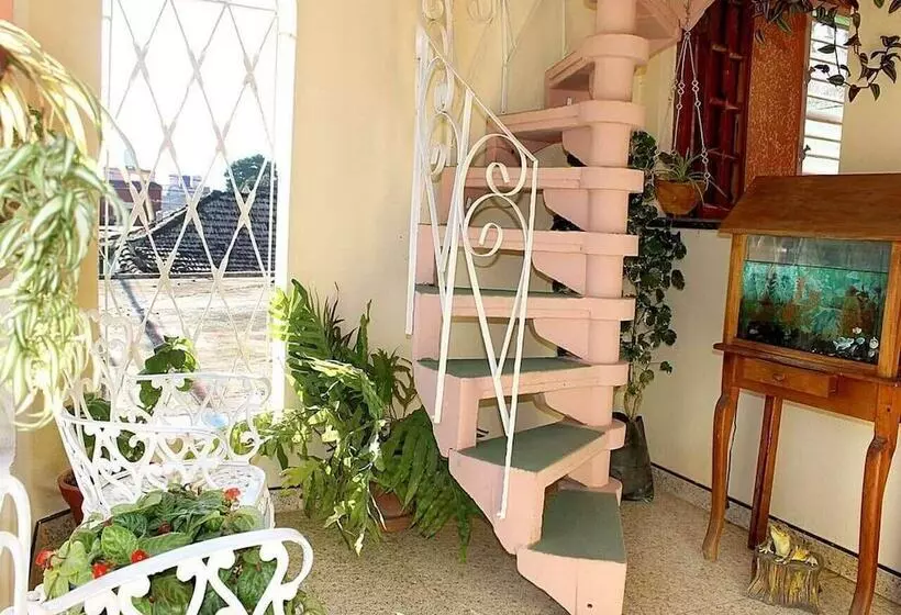 پانسیون Hostal Cervera Trinidad