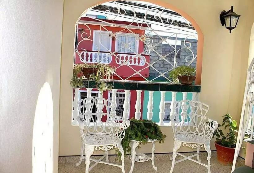 پانسیون Hostal Cervera Trinidad