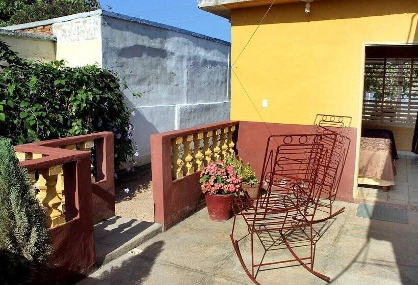 پانسیون Mama Carmen Hostal Playa La Boca