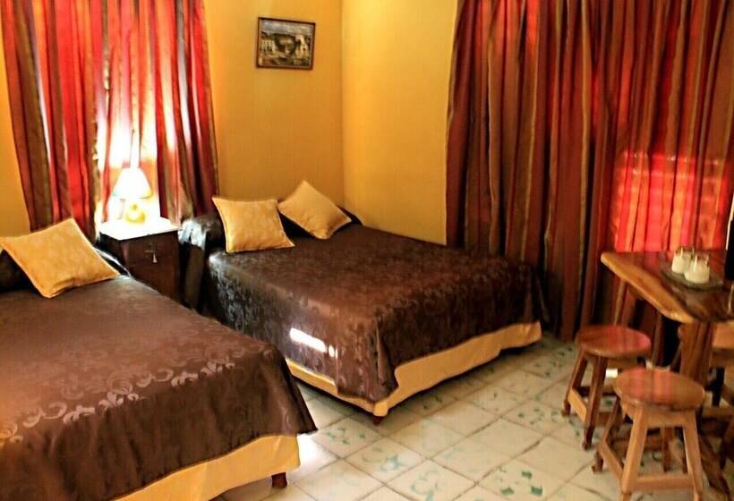 پانسیون Mama Carmen Hostal Playa La Boca