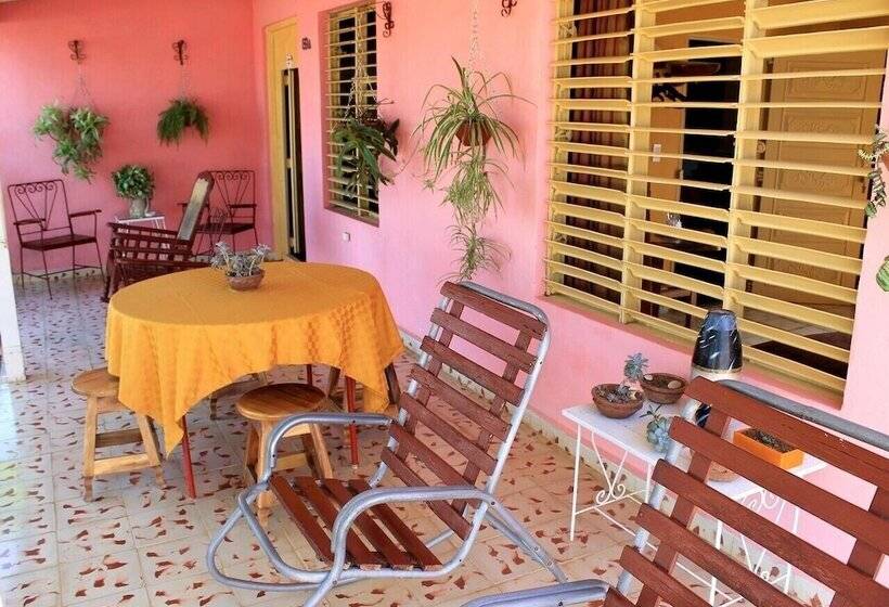 پانسیون Mama Carmen Hostal Playa La Boca