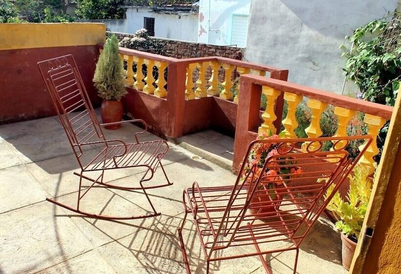 پانسیون Mama Carmen Hostal Playa La Boca