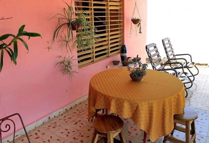 پانسیون Mama Carmen Hostal Playa La Boca