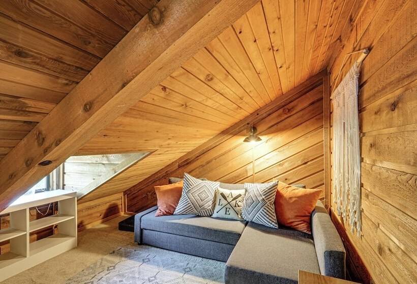 Quiet Lake Of The Ozarks Cabin W/ Dock + Gazebo!