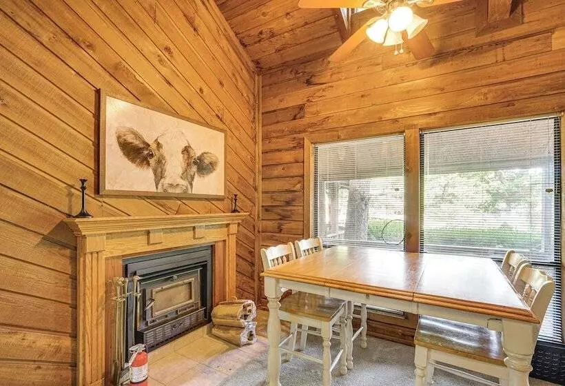 Quiet Lake Of The Ozarks Cabin W/ Dock + Gazebo!