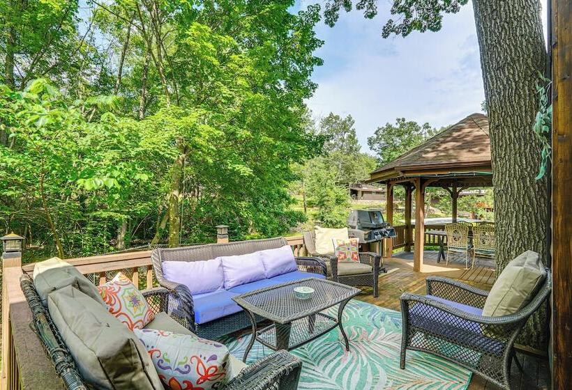 Quiet Lake Of The Ozarks Cabin W/ Dock + Gazebo!
