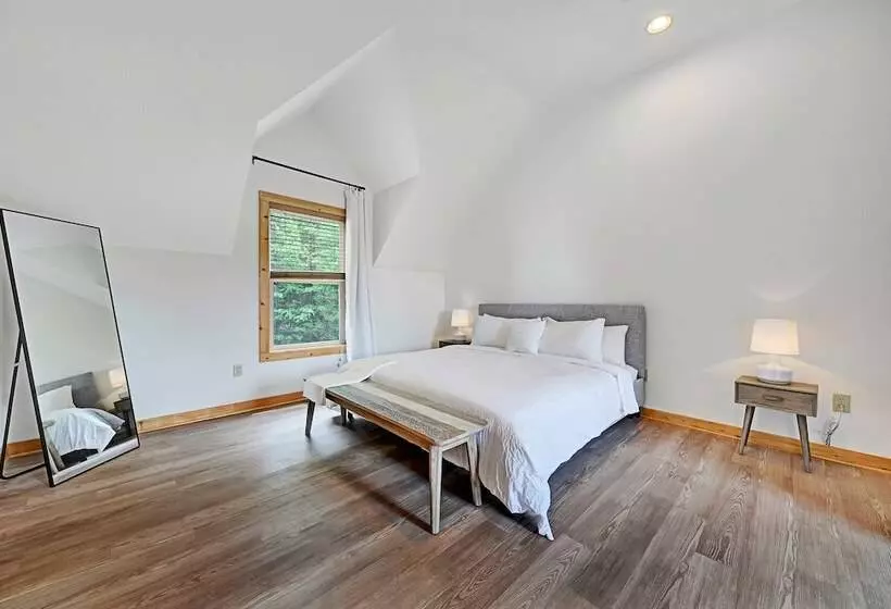 Scarlet Lodge By Avantstay Game Room + Views