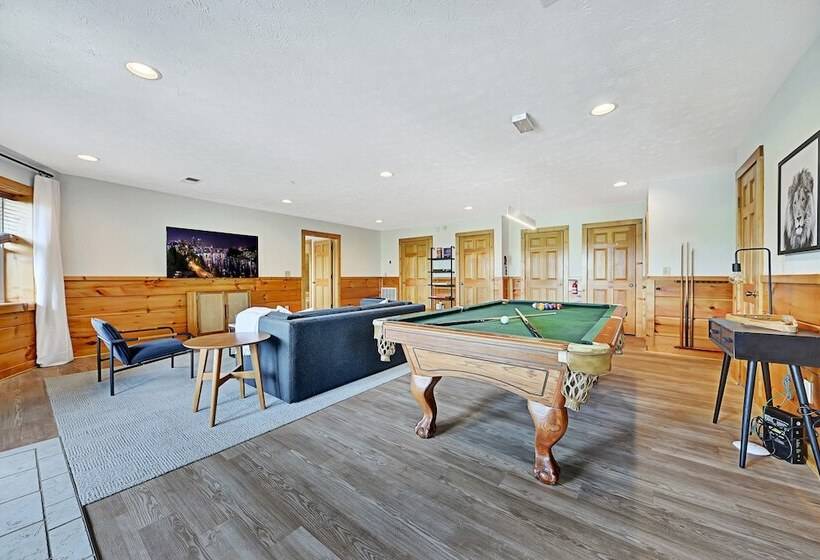 Scarlet Lodge By Avantstay Game Room + Views
