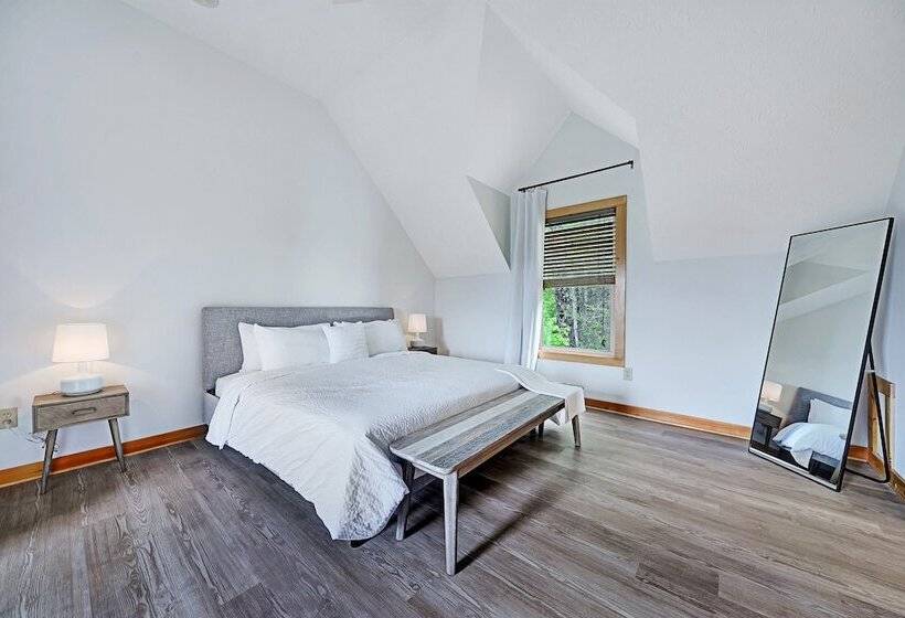 Scarlet Lodge By Avantstay Game Room + Views