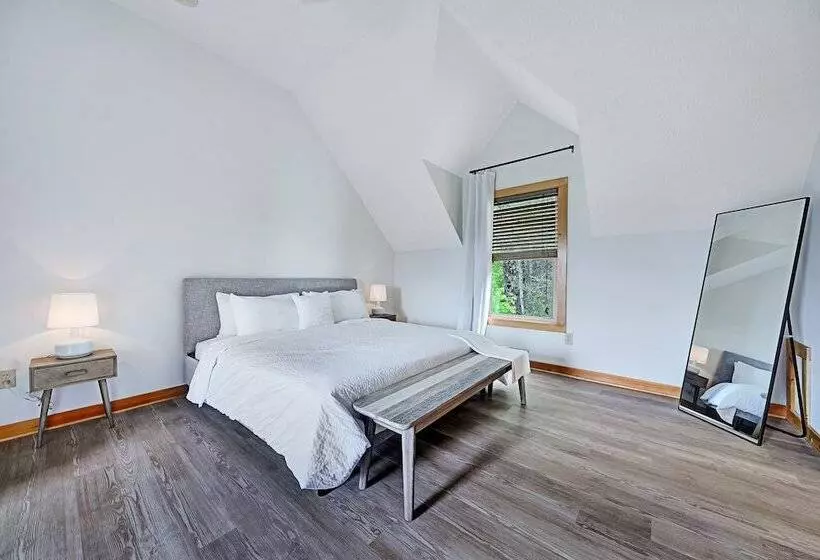 Scarlet Lodge By Avantstay Game Room + Views