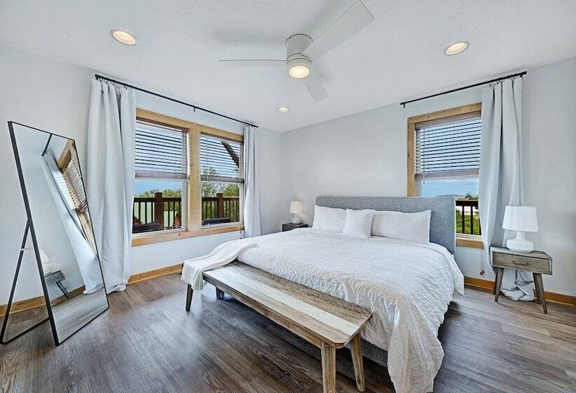 Scarlet Lodge By Avantstay Game Room + Views