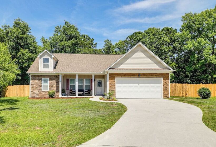 Sneads Ferry Home: Close To Beaches & Boat Ramp!