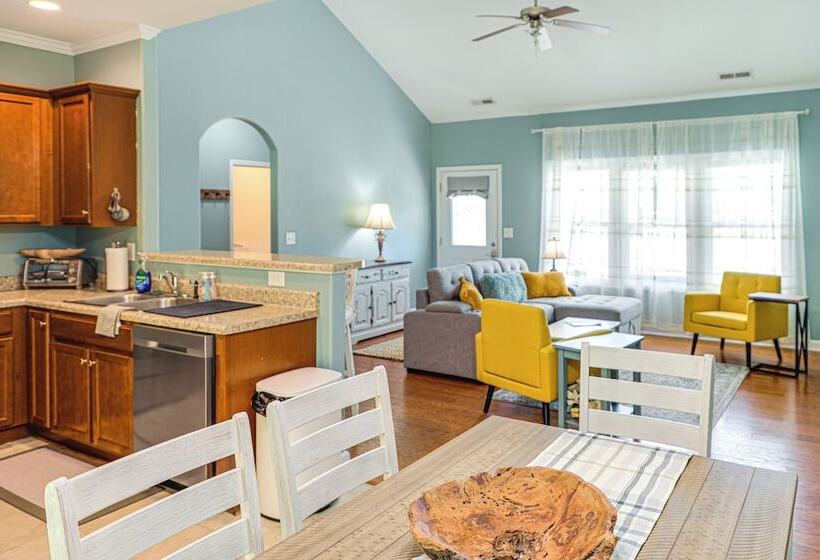 Sneads Ferry Home: Close To Beaches & Boat Ramp!