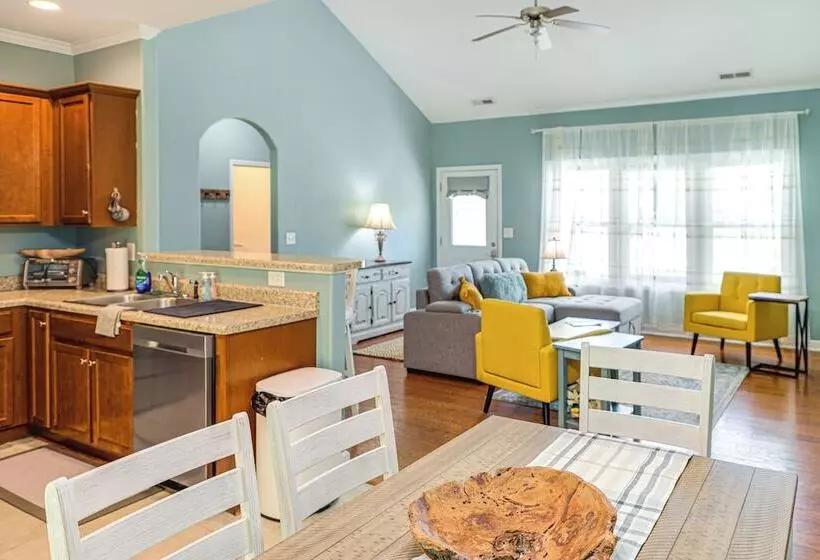 Sneads Ferry Home: Close To Beaches & Boat Ramp!