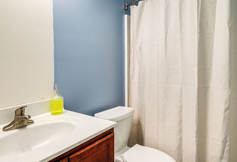 Sneads Ferry Home: Close To Beaches & Boat Ramp!