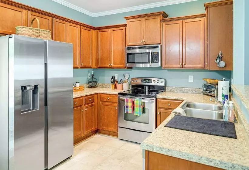 Sneads Ferry Home: Close To Beaches & Boat Ramp!