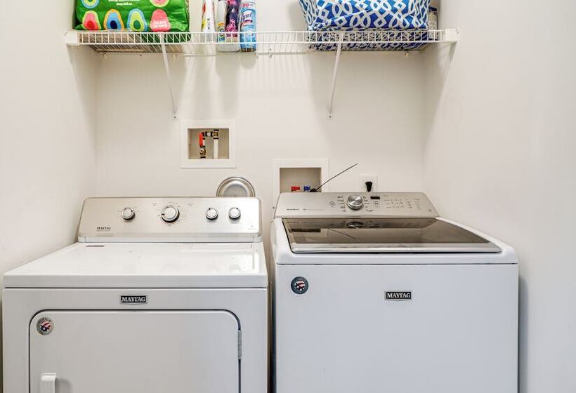 Sneads Ferry Home: Close To Beaches & Boat Ramp!