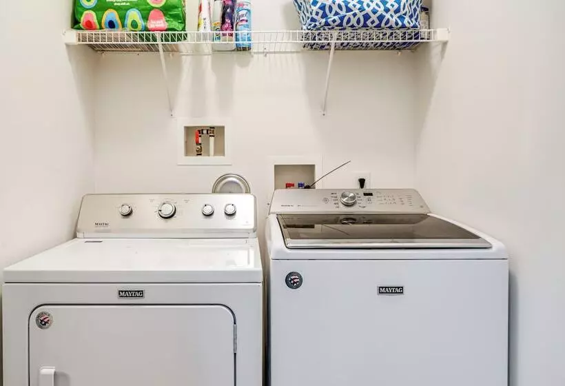 Sneads Ferry Home: Close To Beaches & Boat Ramp!