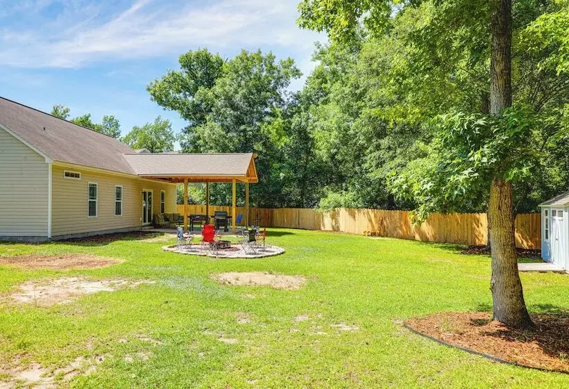 Sneads Ferry Home: Close To Beaches & Boat Ramp!