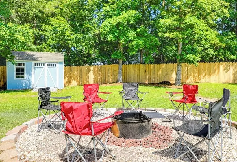 Sneads Ferry Home: Close To Beaches & Boat Ramp!