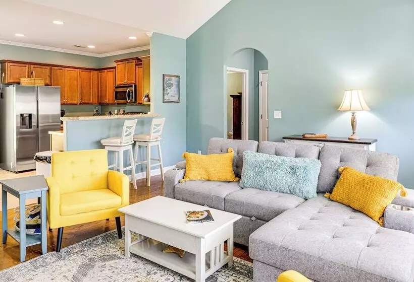 Sneads Ferry Home: Close To Beaches & Boat Ramp!