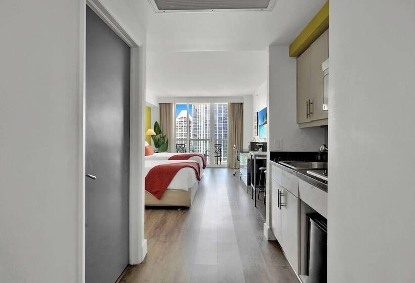 Stunning 12th Floor Studio In The Grove