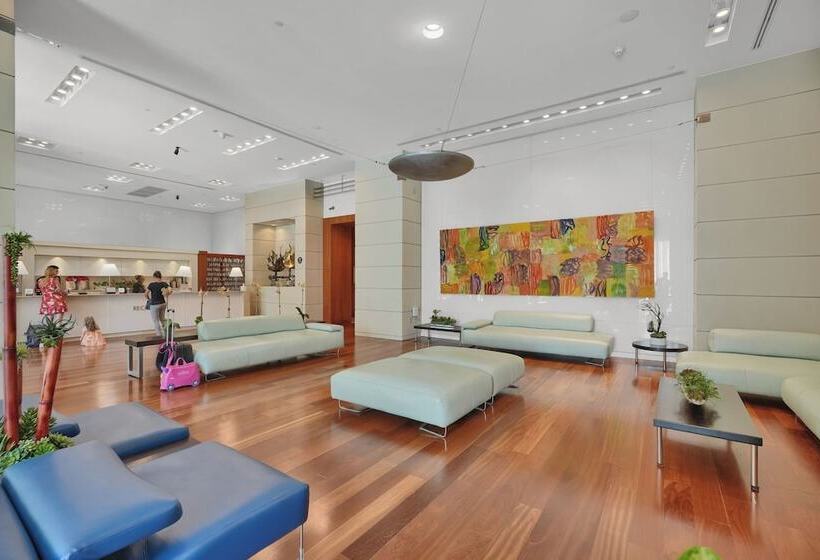 Stunning 12th Floor Studio In The Grove