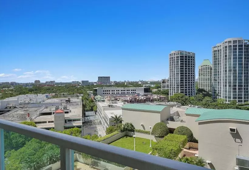 Stunning 12th Floor Studio In The Grove
