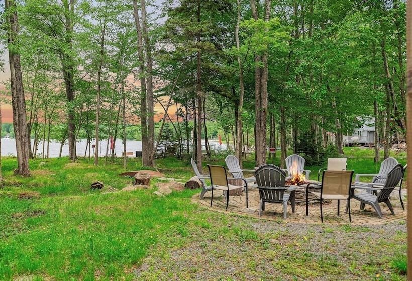 Tavern At The Woods By Avantstay Lakefront Views, Hot Tub, Firepit, Game Room