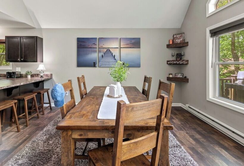 Tavern At The Woods By Avantstay Lakefront Views, Hot Tub, Firepit, Game Room