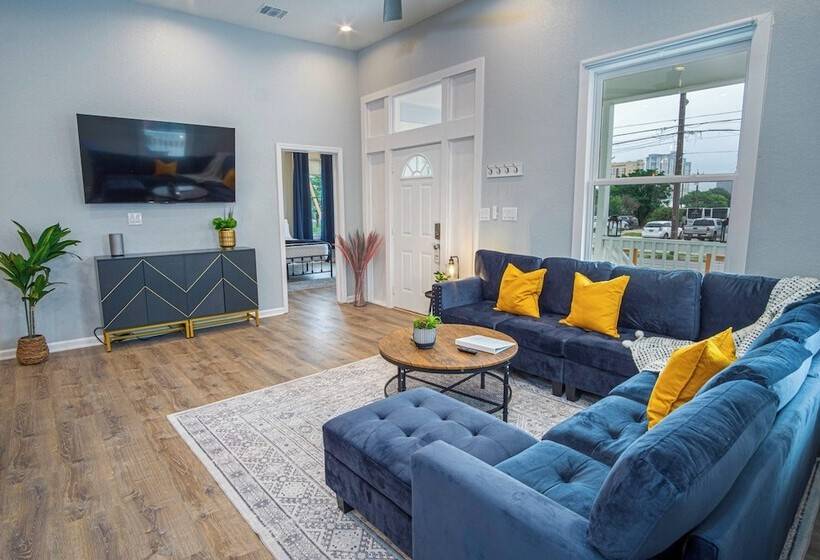 Trendy Historical Home Near Downtown Attractions