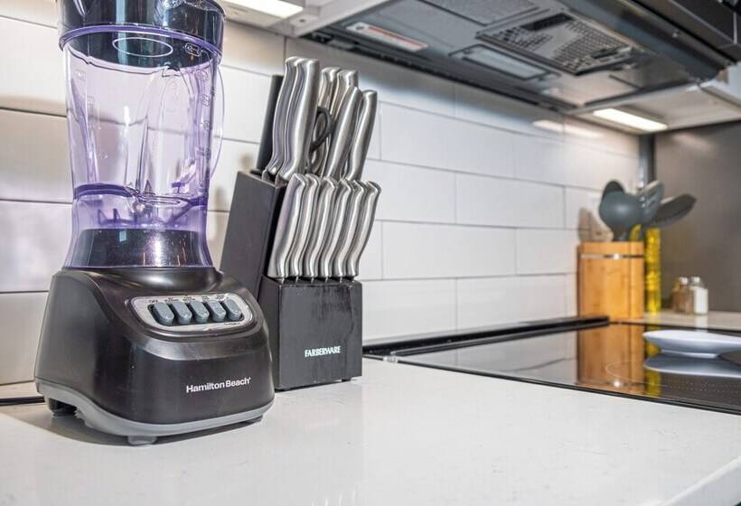 Trendy Historical Home Near Downtown Attractions