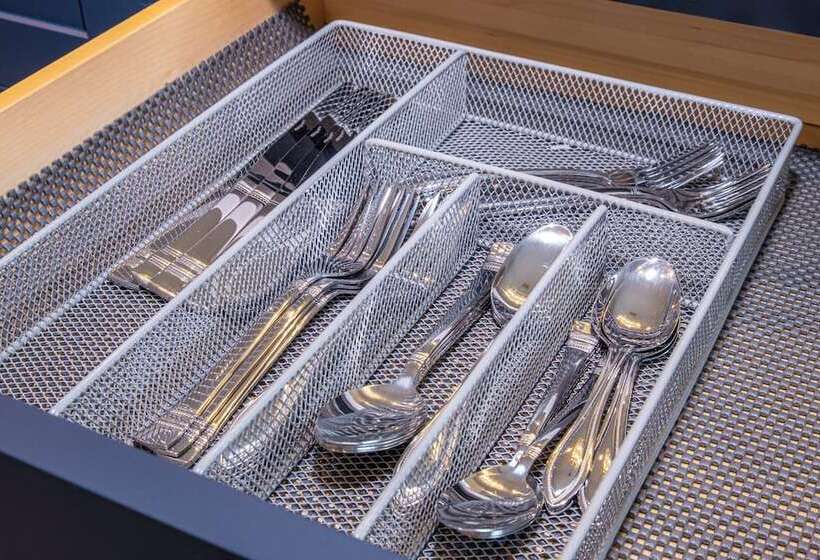 Trendy Historical Home Near Downtown Attractions