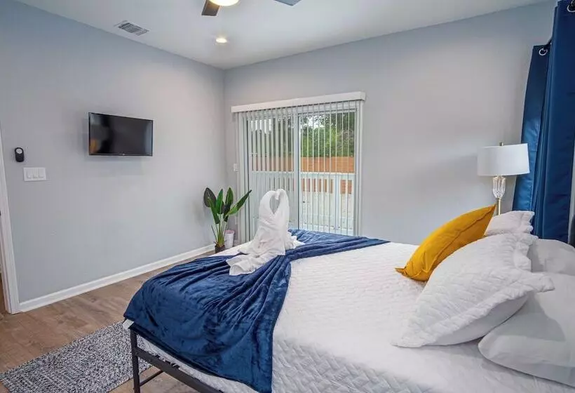 Trendy Historical Home Near Downtown Attractions