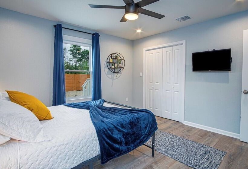 Trendy Historical Home Near Downtown Attractions