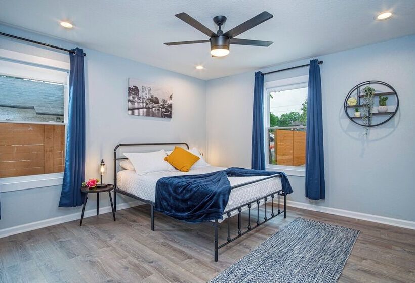 Trendy Historical Home Near Downtown Attractions