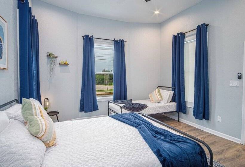 Trendy Historical Home Near Downtown Attractions