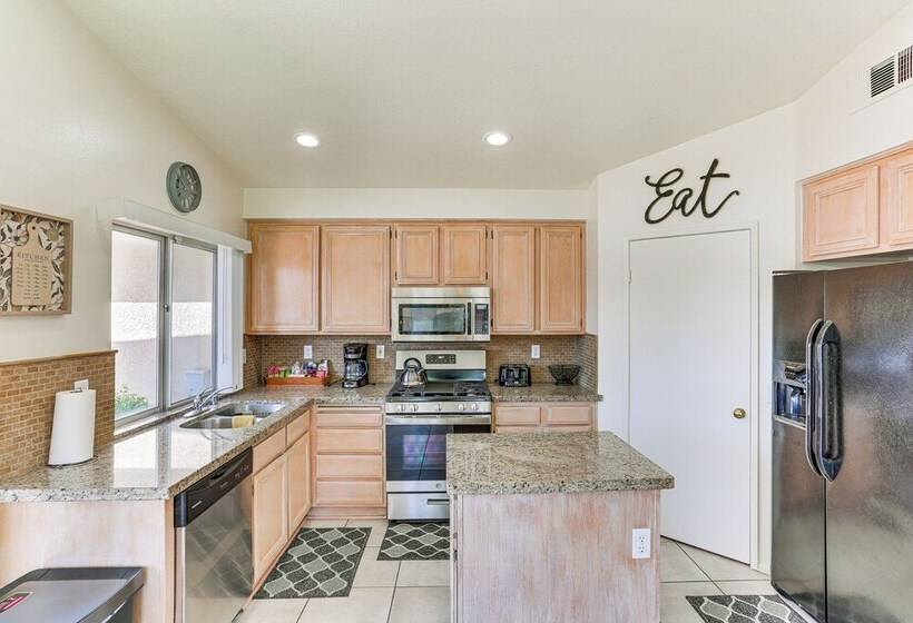 Victorville Home W/ Large Yard & Charcoal Grill!