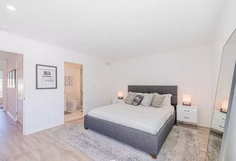 Zanjero By Avantstay Mins From Downtown Palm Springs Private Terrace, Shared Pool