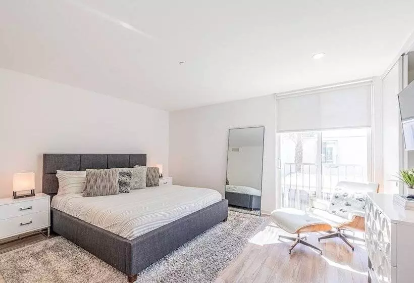 Zanjero By Avantstay Mins From Downtown Palm Springs Private Terrace, Shared Pool