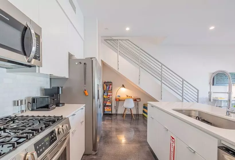 Zanjero By Avantstay Mins From Downtown Palm Springs Private Terrace, Shared Pool