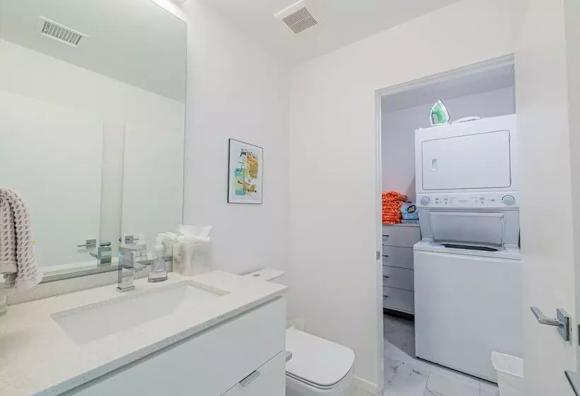 Zanjero By Avantstay Mins From Downtown Palm Springs Private Terrace, Shared Pool