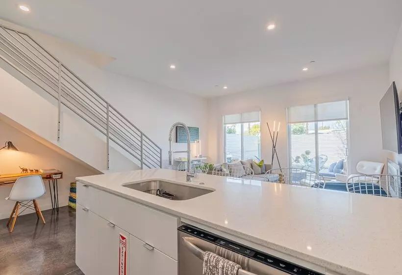 Zanjero By Avantstay Mins From Downtown Palm Springs Private Terrace, Shared Pool