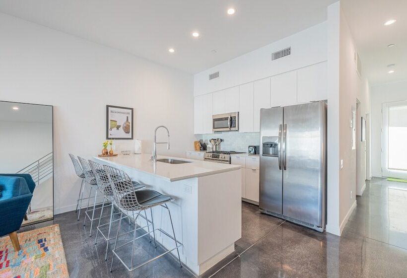 Zanjero By Avantstay Mins From Downtown Palm Springs Private Terrace, Shared Pool